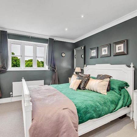 Stylish 3 Bedroom Townhouse For 5 Guests, Set In The Medieval Grid With Off Street Parking Bury St. Edmunds Екстериор снимка