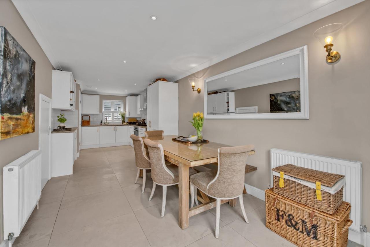 Stylish 3 Bedroom Townhouse For 5 Guests, Set In The Medieval Grid With Off Street Parking Bury St. Edmunds Екстериор снимка
