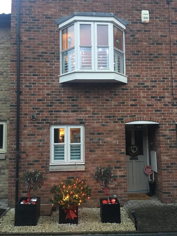 Stylish 3 Bedroom Townhouse For 5 Guests, Set In The Medieval Grid With Off Street Parking Bury St. Edmunds Екстериор снимка